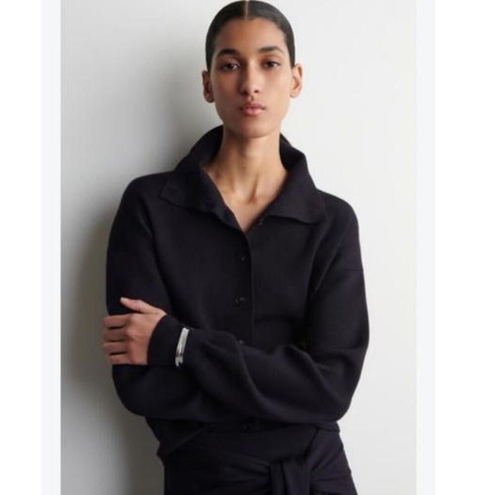 Cos Women's Black and Navy Cardigan